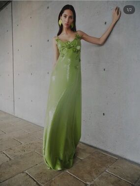 ISO OSCAR DE LA RENTA GREEN DRESS GOWN SIZE 2,4,6!!!!